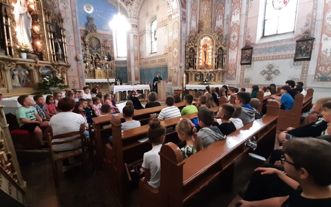 Zajednički početak nove školske godine u župnoj crkvi Duha Svetoga