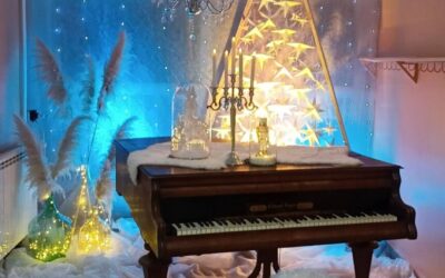 Učitelj Likovne kulture pretvorio školski hodnik u božićnu bajku